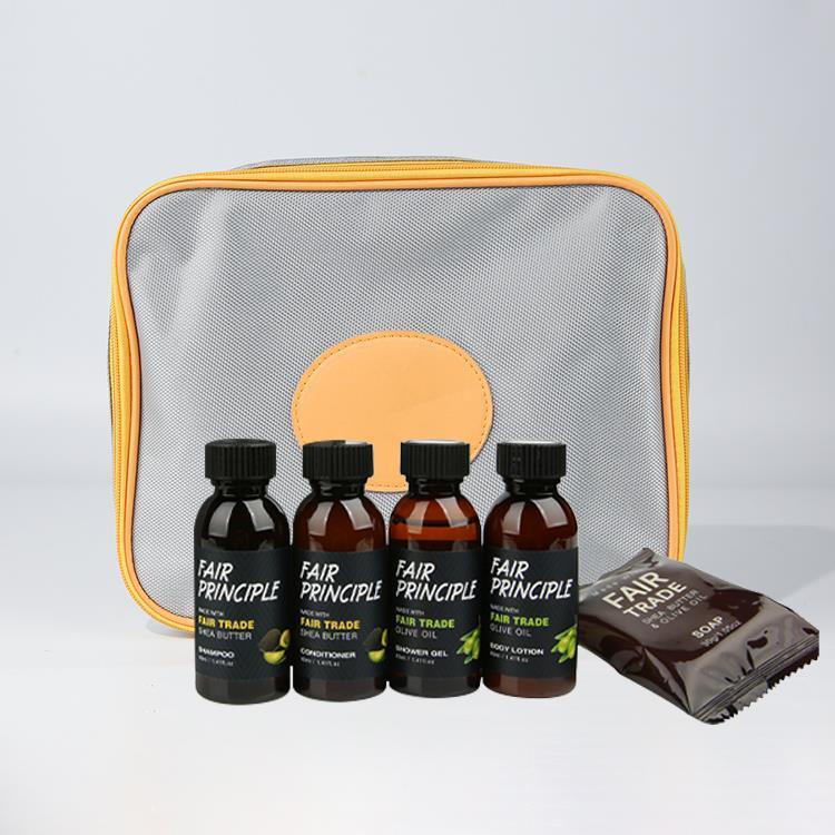 Портативный набор туалетных принадлежностей в черной сумочке, 5 предметов