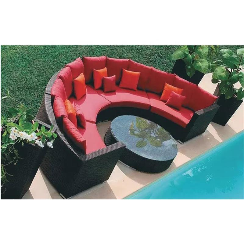 Садовый диван для гостей