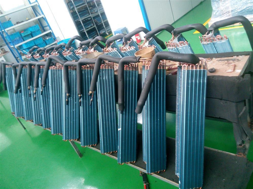 Rондиционер 35 GW 12000btu 100% DC48V с солнечной панелью и батареей