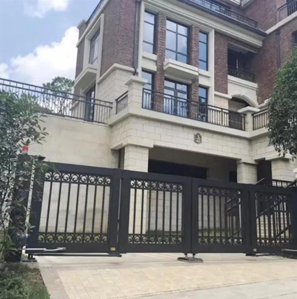 Электрические распашные ворота 