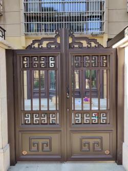 Автоматические распашные ворота с мотором, встроенным в боковые стойки