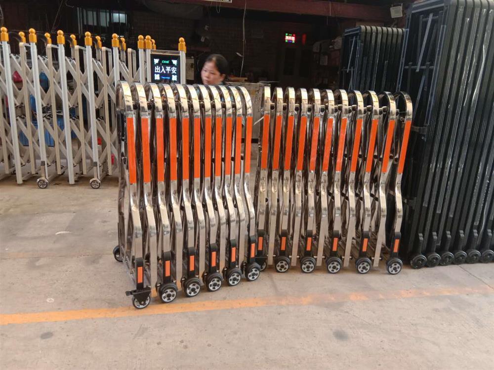 Ворота из нержавеющей стали, гармошкой на колесах