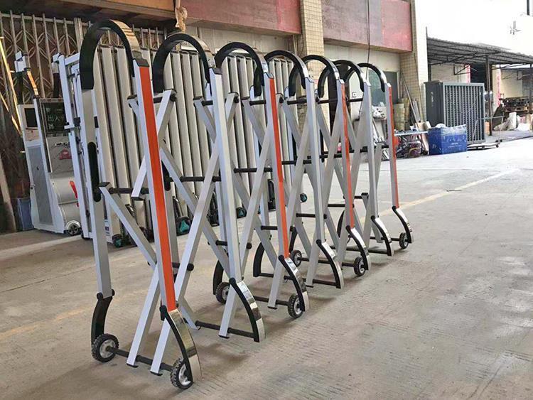 Расширяемая баррикада с ручным управлением