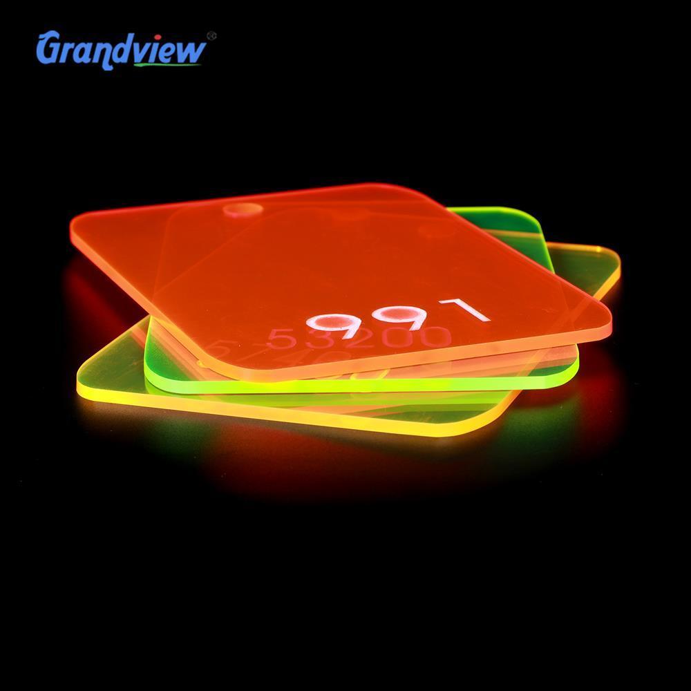 Светящийся в темноте акриловый лист