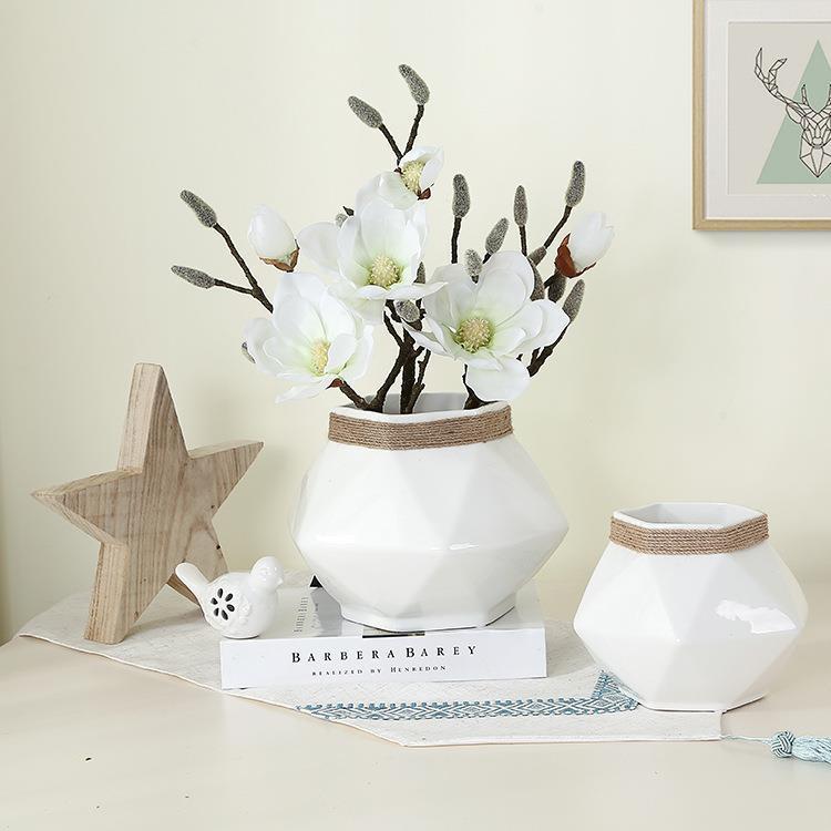 Современная керамическая ваза для цветов