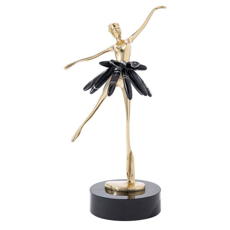 Статуя девушки, бронза