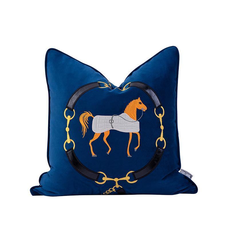 Вышитая подушка