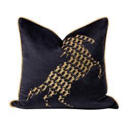 Декоративные наволочки с вышивкой