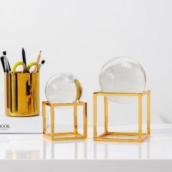 Хрустальный шар с металлическим каркасом