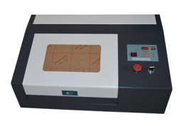 Лазерный гравировальный станок 300 * 200 мм для гравировки