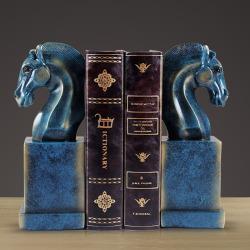 Головы лошадей