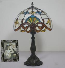 Настольная лампа для спальни