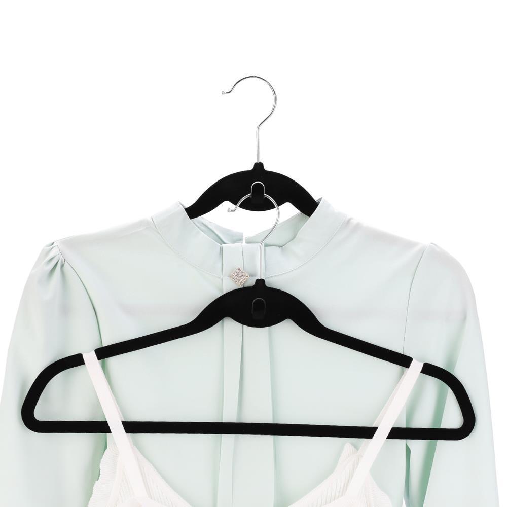 Черные вешалки