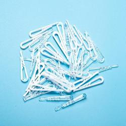 Пластиковый зажим для рубашки с зубьями