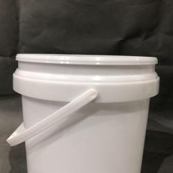 Пластиковые ведра с крышками