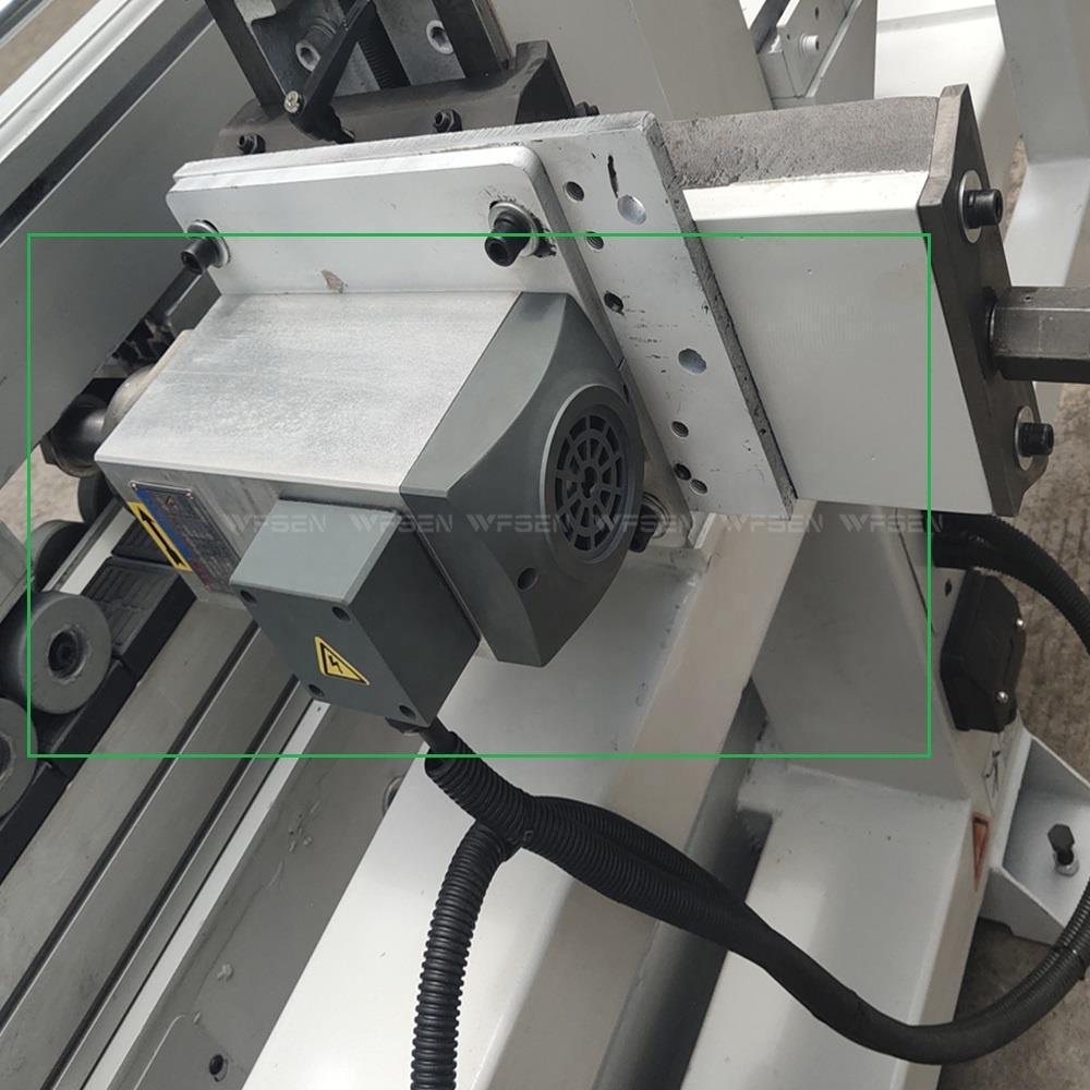 Автоматический фрезерно-фрезерный станок для обработки канавок на деревянной дверной раме