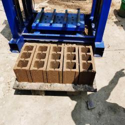 Оборудование для производства бетонных блоков и кирпичей QT4-40