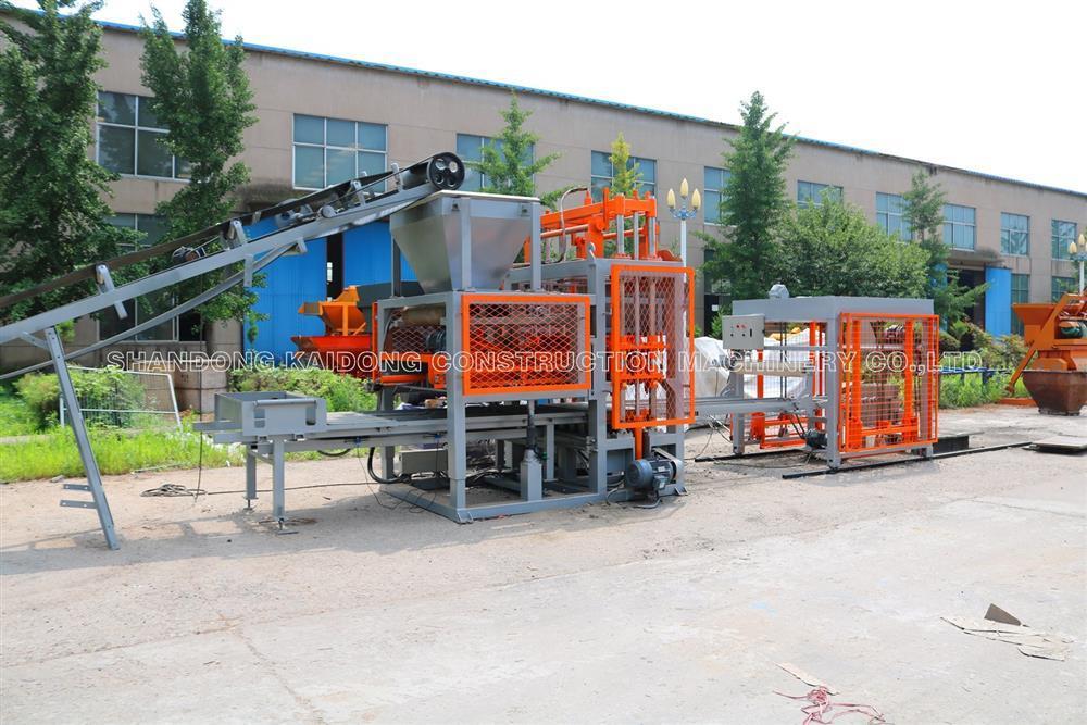 Линия для производства пустотелых блоков и кирпичей QT5-15