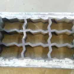 Пресс-форма для блоков и пресс-форма для кирпича