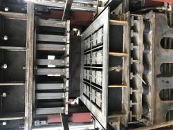 Пресс-форма для блоков и пресс-форма для кирпича