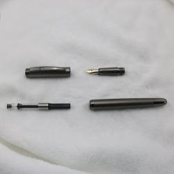 Готовая к отправке металлическая перьевая ручка с тонким пером, персонализация (арт. 2611647)