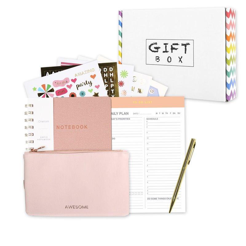 Набор канцелярии в подарочной коробке для Рождества с индивидуальной гравировкой (арт. 612817)