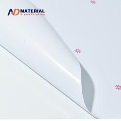 Водонепроницаемый высокоглянцевый белый самоклеящийся ПВХ с виниловой наклейкой для наружной рекламы (арт. 912718)