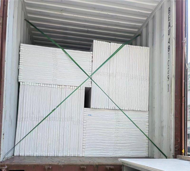 ПВХ пенопластовый лист с низким содержанием CaCO3, водонепроницаемый, плотность 1.56*2.05м, толщиной от 1 до 10 мм (арт. 13121155)