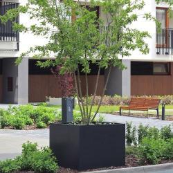 Современное квадратное кашпо, большого размера, для парков и улиц (арт. 3112499)