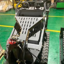 Погрузчик мини 950 кг с ковшом-смесителем CE EPA двигатель Японии доставка (арт. 25-12062377)