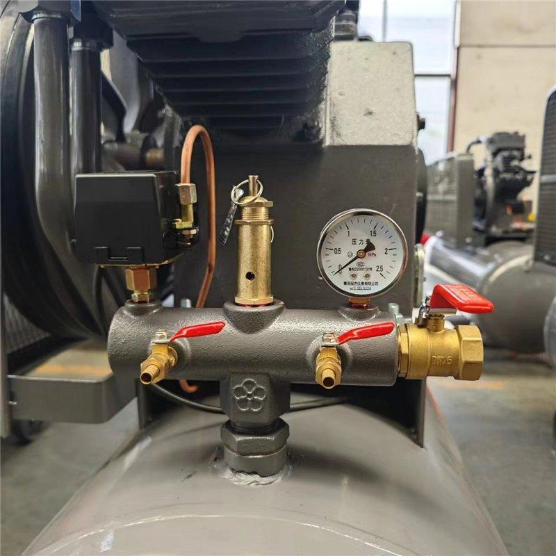 Воздушный компрессор портативный 12.5bar 321L HW10012 (арт. 25-19062461)