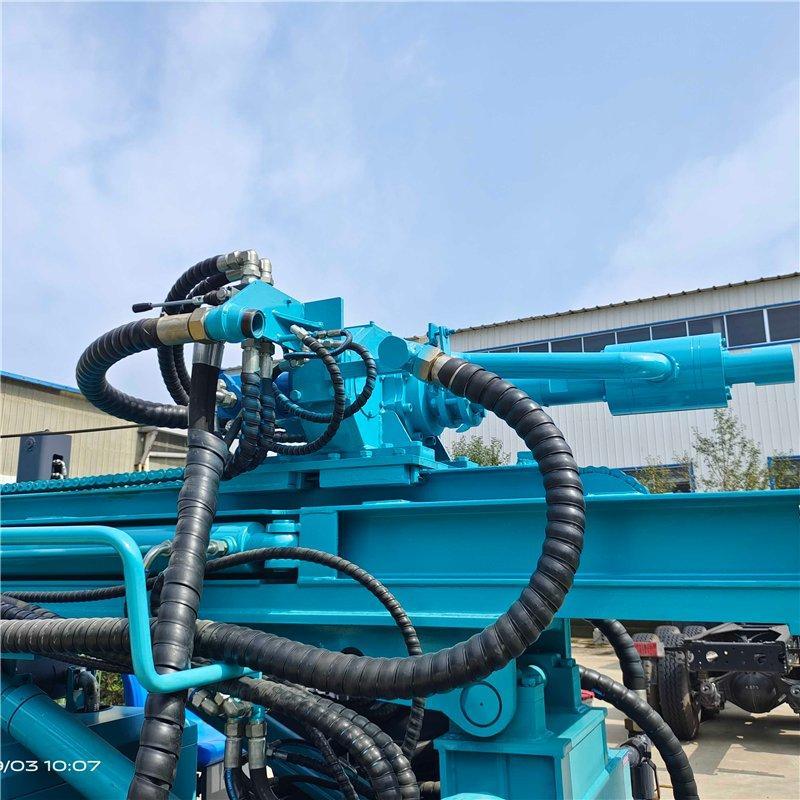 Буровая установка для скважин на воду, гидравлическая гусеничная (арт. 25-19062536)