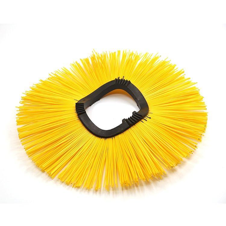 Снегоочиститель желтого цвета с щеткой для снега (арт. 25-1408165)