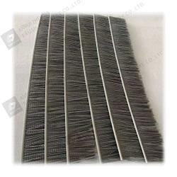 Уплотнительная щетка для дверей с галванизированным покрытием из материала PP/PA (арт. 25-1408421)