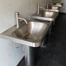 Портативный контейнер с душем и туалетом Lux 20 ft (арт. 25-30072082)