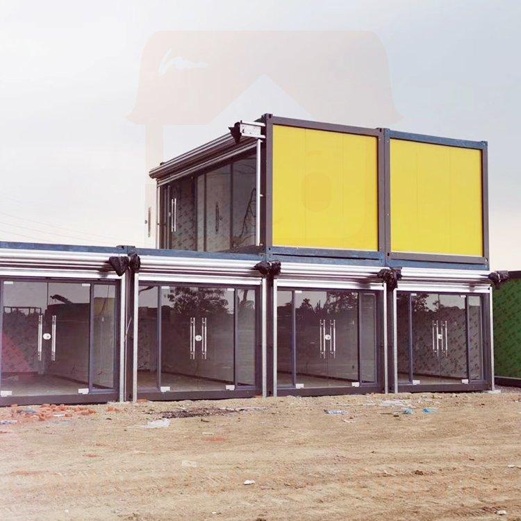 Дом-ресторан из контейнеров на 2 этажа с кухней и 3-4 комнатами для офиса (арт. 25-30072090)