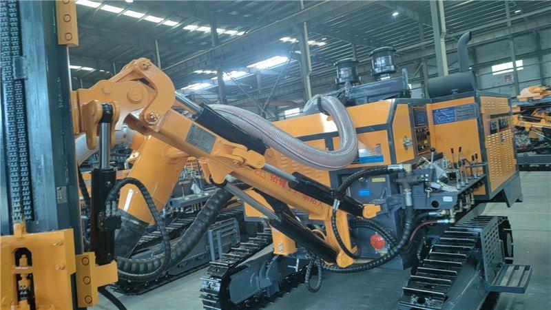 Станок буровой гусеничный с компрессором для карьера (арт. 25-5082277)