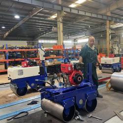 Каток дорожный гидравлический вибрационный двухвальцовый 800 кг (арт. 25-5082420)