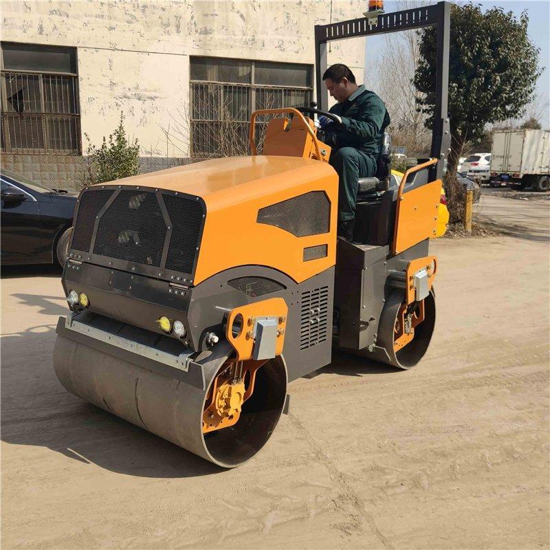 Каток дорожный барабанный 3 тонны прочный и надежный (арт. 25-5082568)