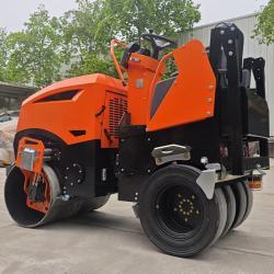 Каток дорожный двухвальцовый вибрационный резиновый (арт. 25-5082570)