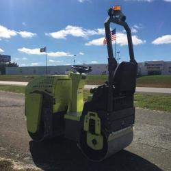 Каток дорожный вибрационный двухвальцовый 1-5 тонн (арт. 25-5082649)