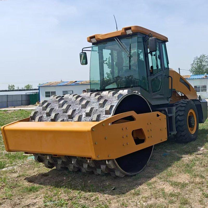 Каток дорожный вибрационный грунтовый уплотнитель (арт. 25-5082784)