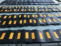 Лежачий полицейский резиновый для авто скоростной (арт. 25-5083377)