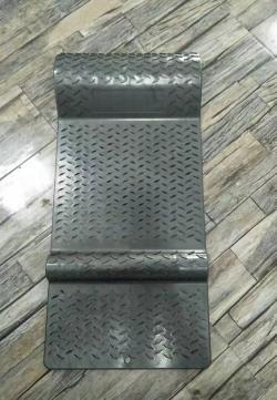 Коврики парковочные пластиковые для гаража и авто (арт. 25-5083410)