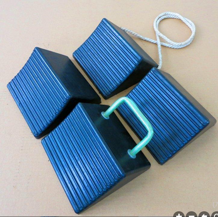 Упор колесный резиновый с металлической ручкой усиленный (арт. 25-5083421)