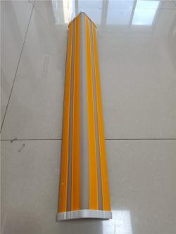 Уголок защитный ПВХ легкая установка для зданий (арт. 25-5083442)