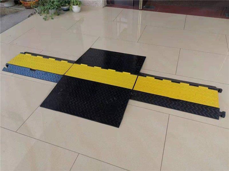 Мостик кабельный пандус для инвалидных колясок ADA PVC (арт. 25-5083515)