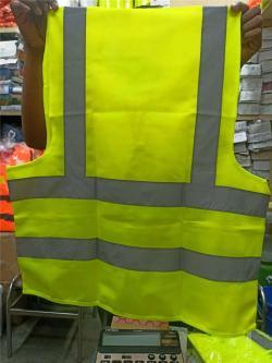 Жилет светоотражающий для бега с зелеными лямками (арт. 25-5083532)