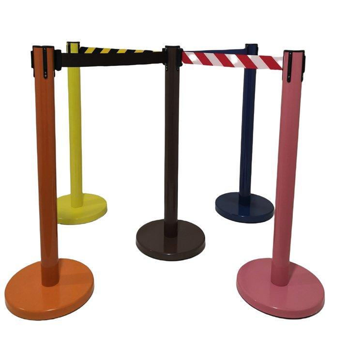 Стойка ограждения с выдвижной лентой из нержавеющей стали (арт. 25-5083542)