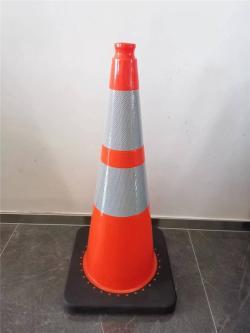 Конус дорожный ПВХ 75 см светоотражающий с резиной (арт. 25-5083560)